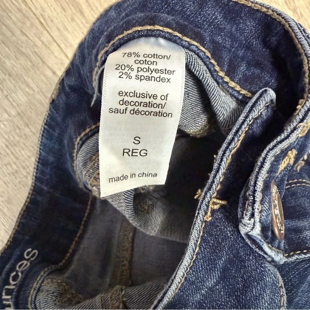 Maurices distressed skinny Jeans